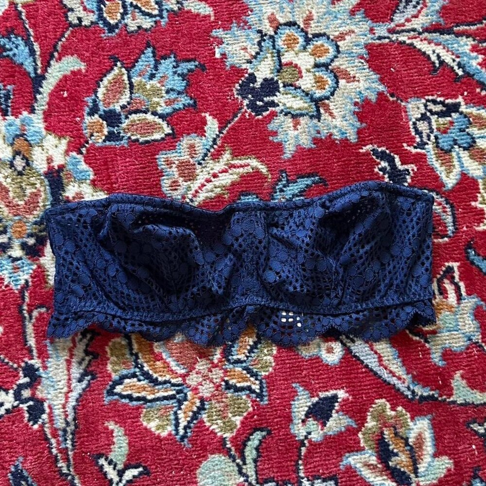 MOVING SALE!! Victoria's Secret Eyelet Strapless Bra